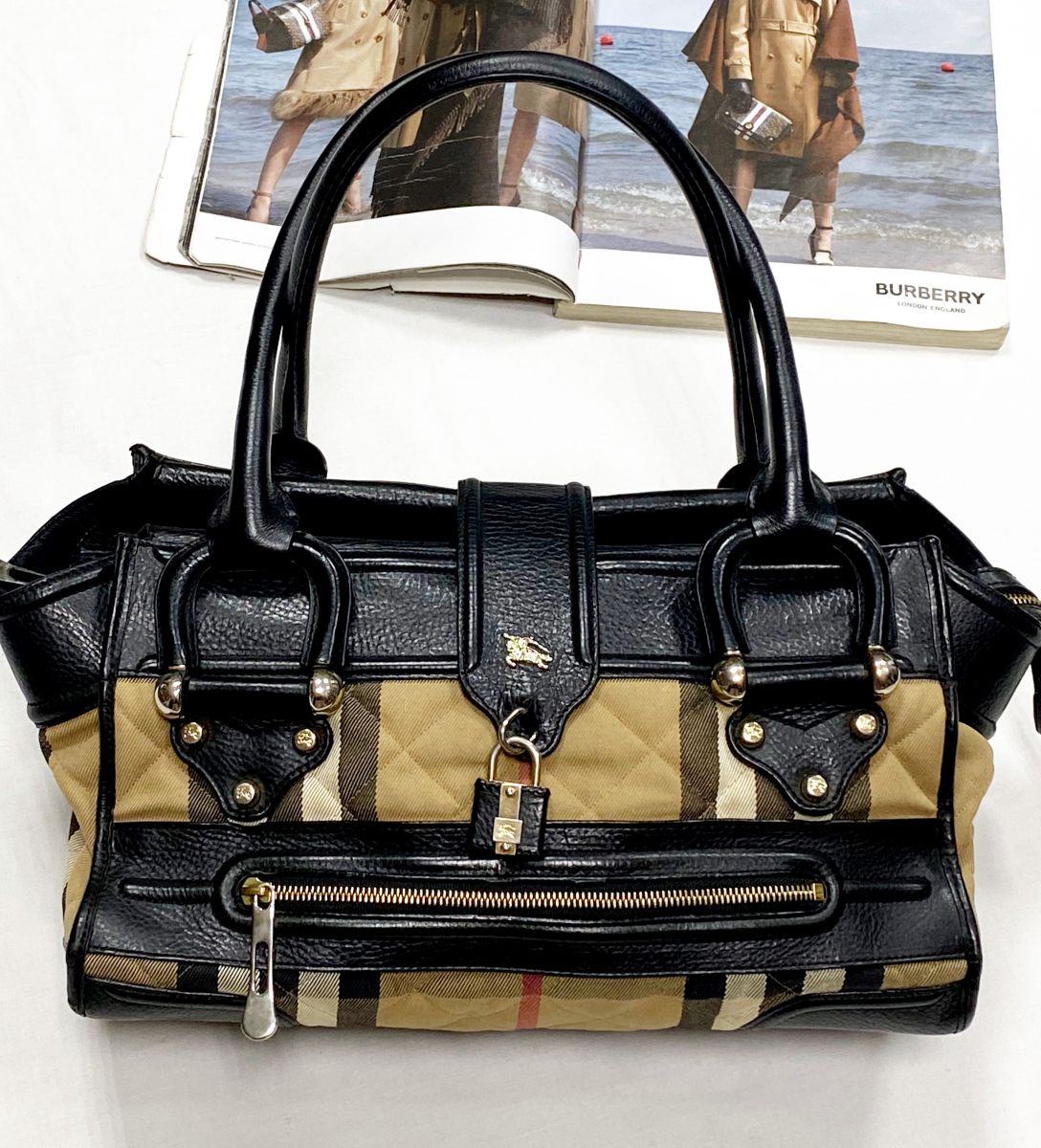 Сумка Burberry размер 35/25 цена 23 483 руб
