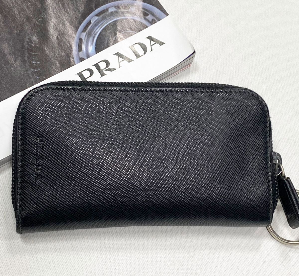 Ключница Prada цена 4 697 руб
