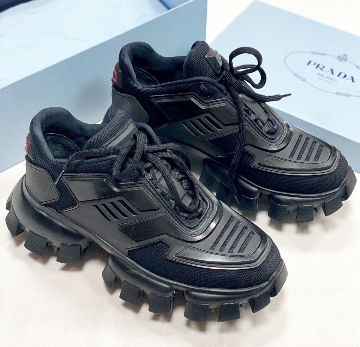 Кроссовки Prada размер 39 цена 23 483 руб
