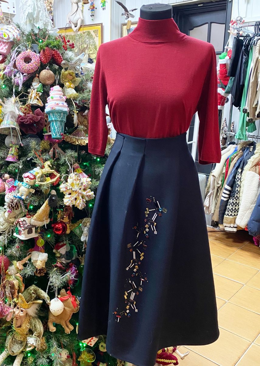 Юбка /камни/ Jil Sander размер 38 цена 10 959 руб
Кофта Max Mara размер 42 цена 9 393 руб