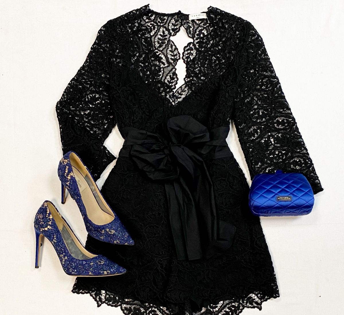 Комбинезон Sandro размер 34 цена 7 693 руб
Туфли Valentino размер 40 цена 23 078 руб
Сумка Moschino 