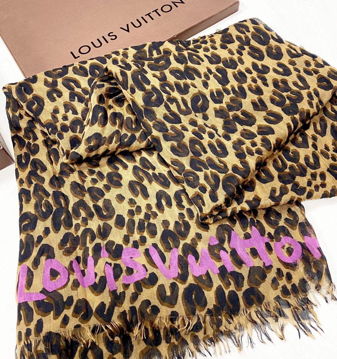 Палантин Louis Vuitton размер 200/150 цена 18 786 руб