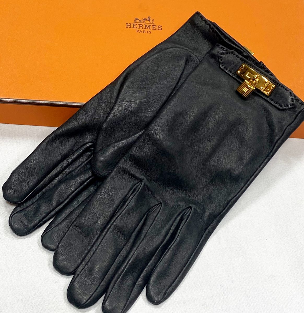 Перчатки/ кожа/ Hermes размер 8 цена 46 965 руб