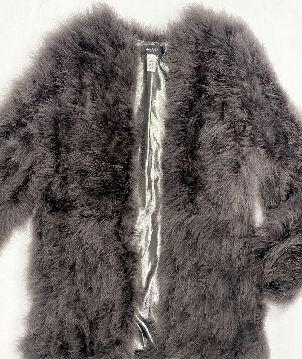 Шубка Azzaro размер 34 цена 23 483 руб
Ботинки Fendi размер 40 цена 23 483 руб