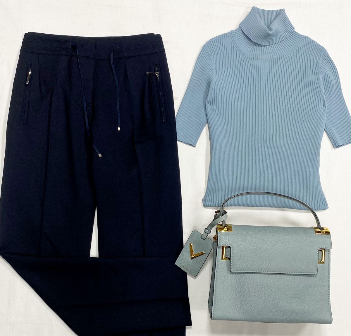 Кофта Valentino размер 38 цена 6 262 руб
Брюки Weekend/Max Mara размер 40 цена 6 262 руб
Сумка Valentino 