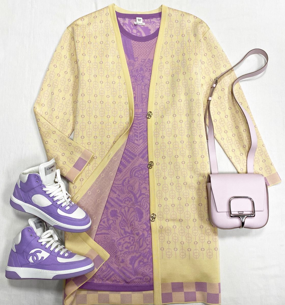 Двойка / кардиган + платье / Hermès размер 38 цена  125 240 руб 
Кроссовки Chanel размер 38.5  цена 78 275 руб 
Сумка Hermès