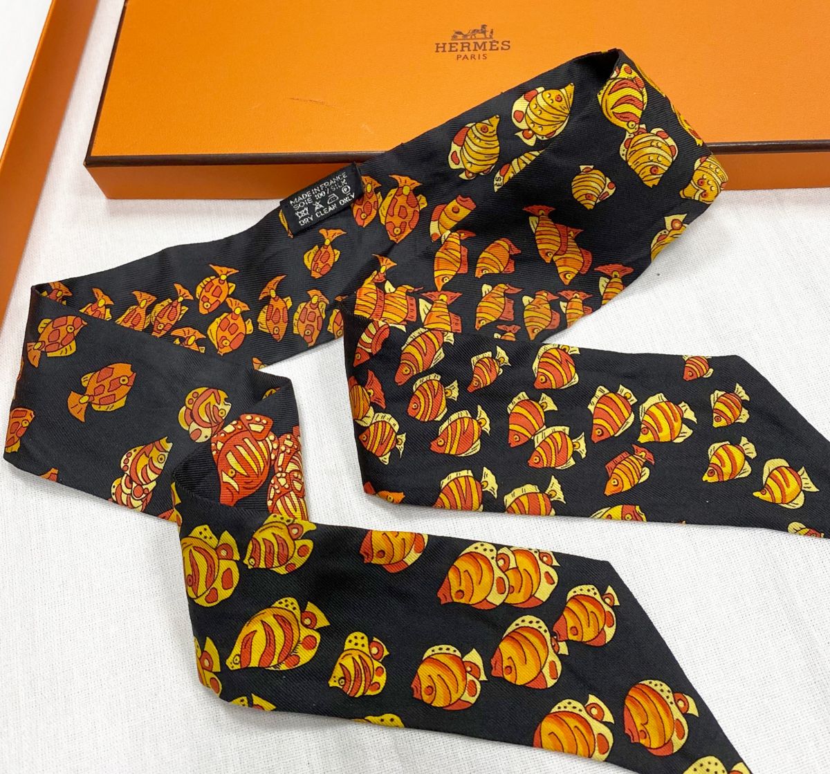 
Твилли / шелк / Hermès цена 7 828 руб 