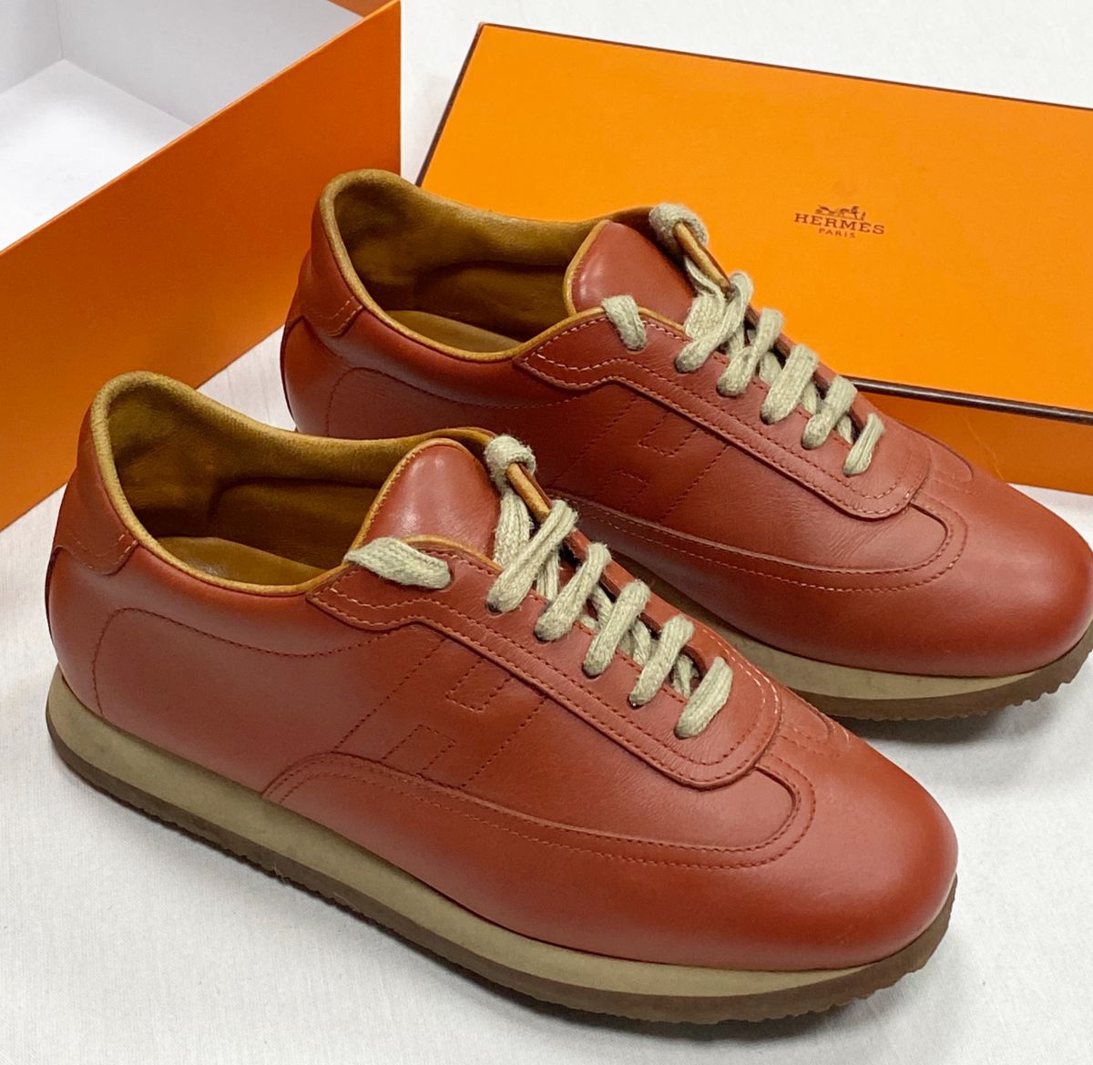 Кроссовки Hermes размер 38 цена 28 179 руб
