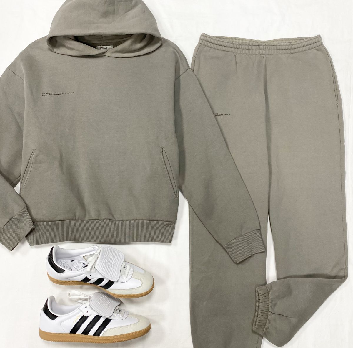Костюм Pangaia размер S цена 9 393 руб 
Кеды Adidas размер 40.5 цена 15 655 руб