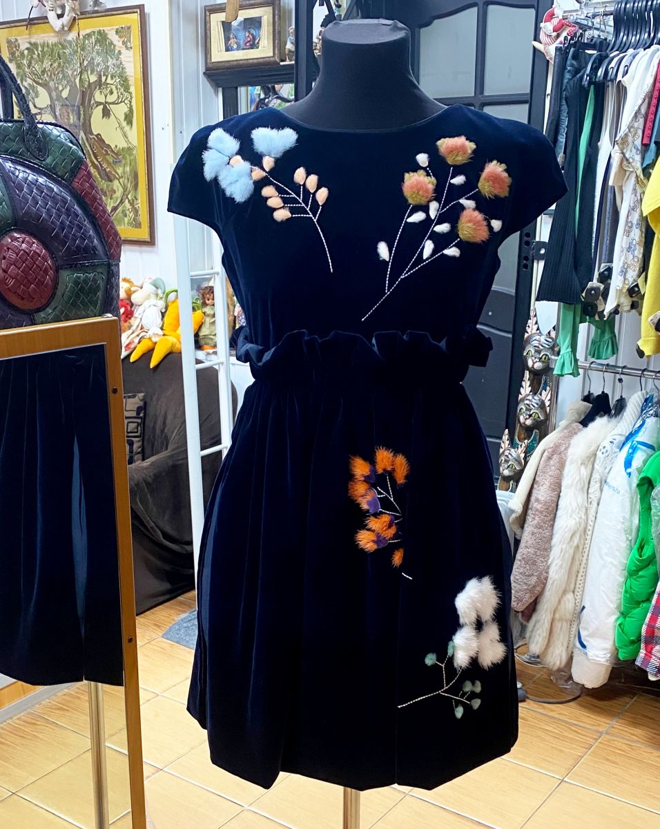 Платье/ бархат/ Fendi размер 38 цена 36 007 руб

