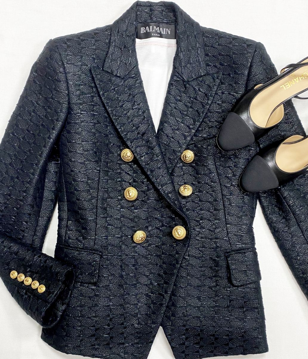 Жакет Balmain размер 40 цена 43 834 рубТуфли Chanel размер 39.5 цена 93 930 руб