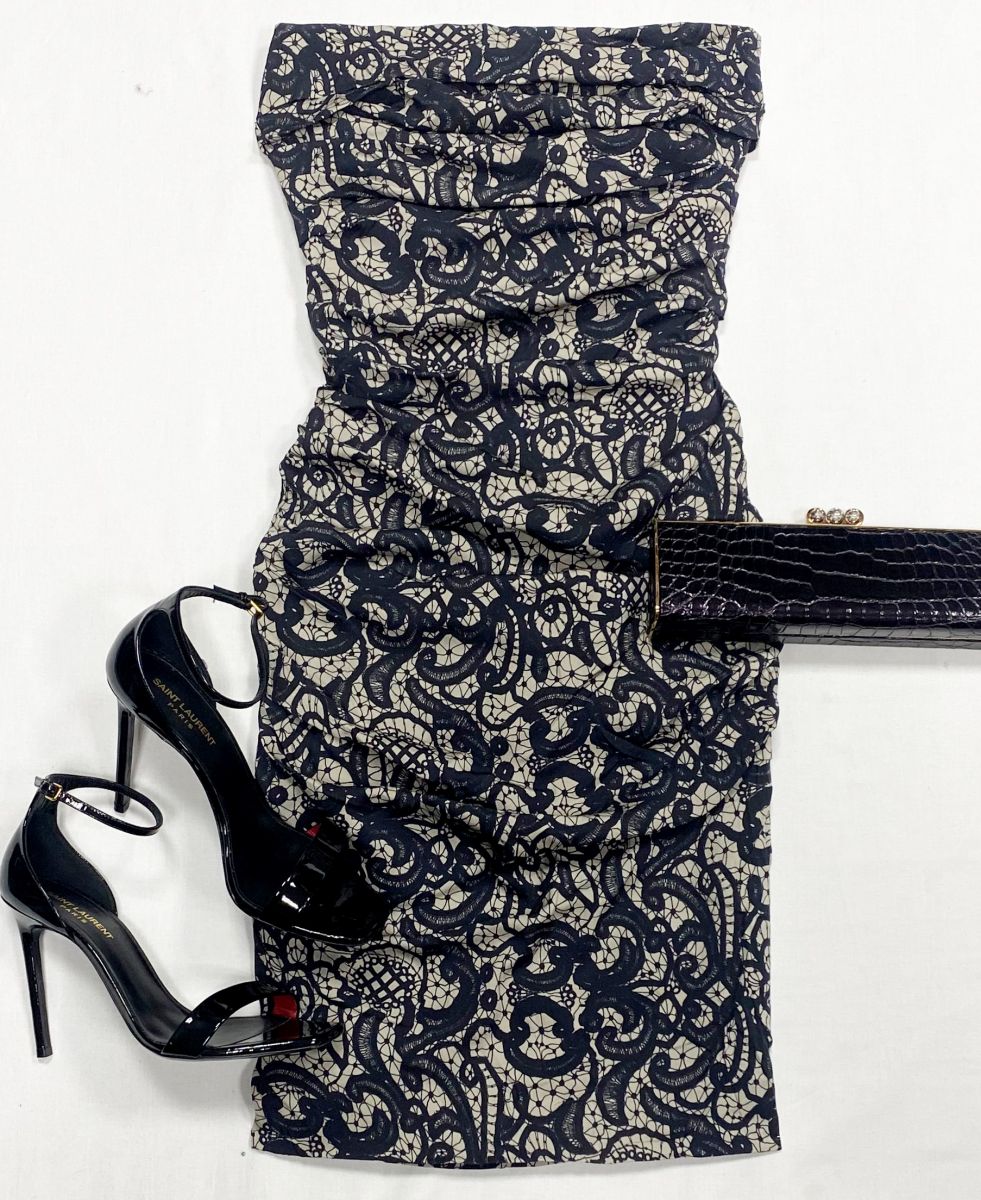 Платье Dolce Gabbana размер 40 цена 7 828 руб
Босоножки Saint Laurent размер 39 цена 23 483 руб
Клатч 