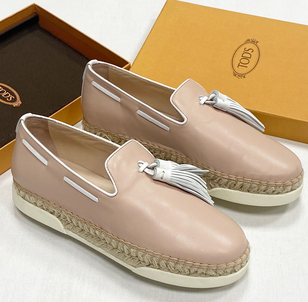 Лоферы Tod’s размер 37.5 цена 10 959 руб
