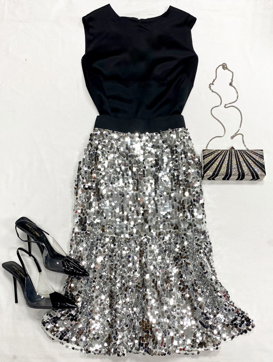 Юбка / пайетки/ Dolce Gabbana размер 42 цена 39 138 руб
Топ Chanel размер 48 цена 15 655 руб
Босоножки Saint Laurent размер 39.5 цена 31 310 руб
Сумочка Jimmy Choo