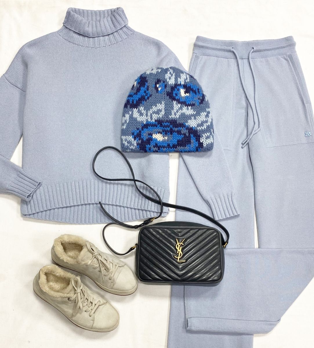 Свитер Max Mara размер S цена 10 969 руб
Брюки Max Mara размер S цена 9 393 руб
Кеды Loro Piana размер 37.5 цена 15 655 руб
Сумка Saint Laurent 