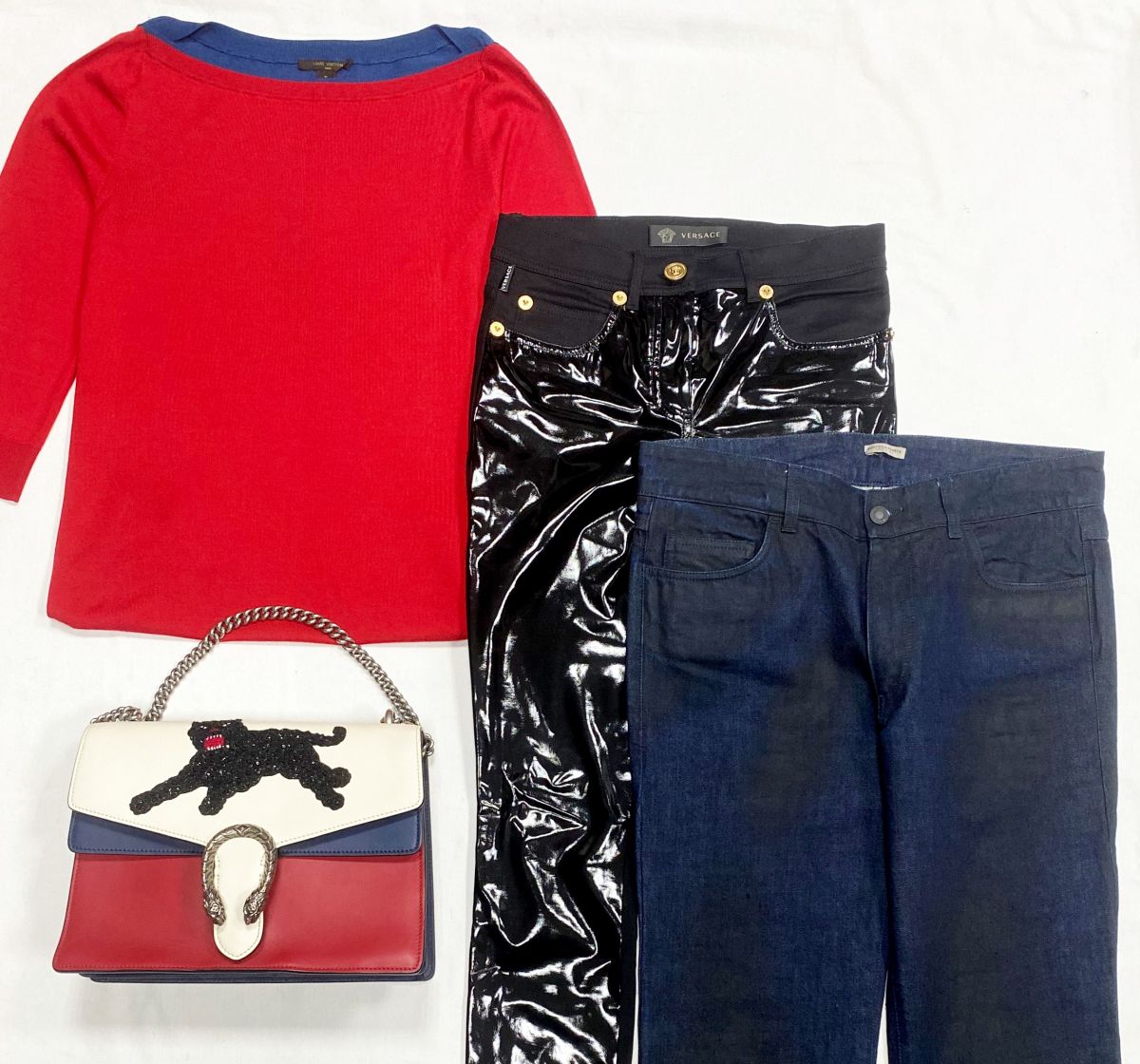 Кофта Louis Vuitton размер S цена 15 385 руб
Брюки Versace размер 25 цена 15 385 руб
Джинсы Bottega Veneta размер 42 цена 15 385 руб
Сумка Gucci 