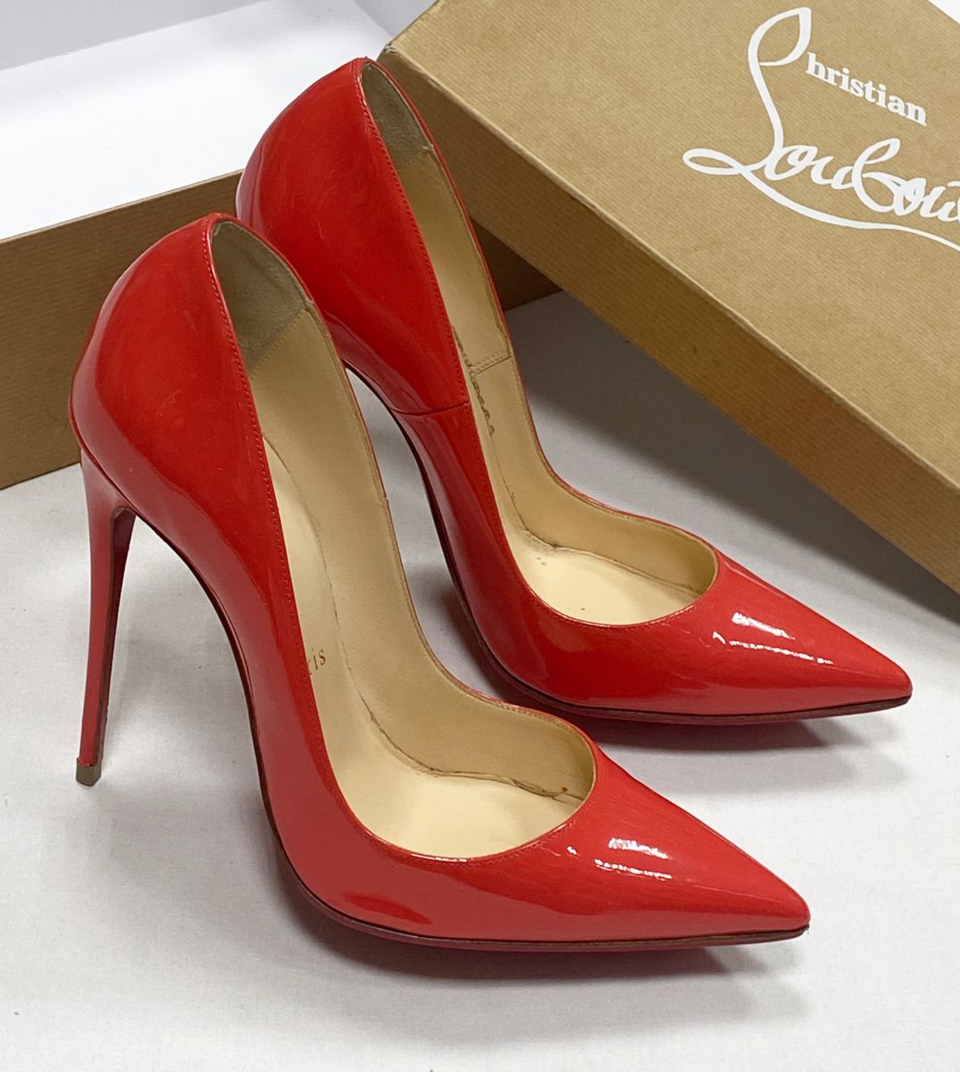 Туфли Louboutin размер 37.5 цена 15 655 руб
