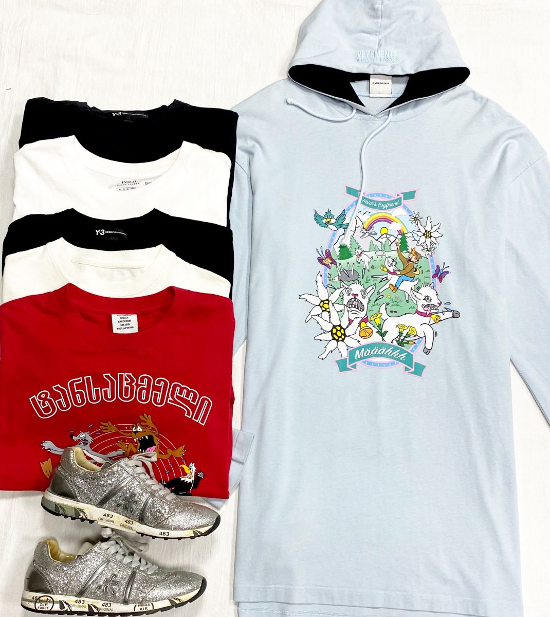 Толстовка Vetements размер S цена 26 614 руб
Футболки Y-3/ Ralph Lauren/Vetements размер XS/ L/ XL цена от 4 697 руб до 23 483 руб
Кроссовки Premiata размер 39 цена 10 959 руб