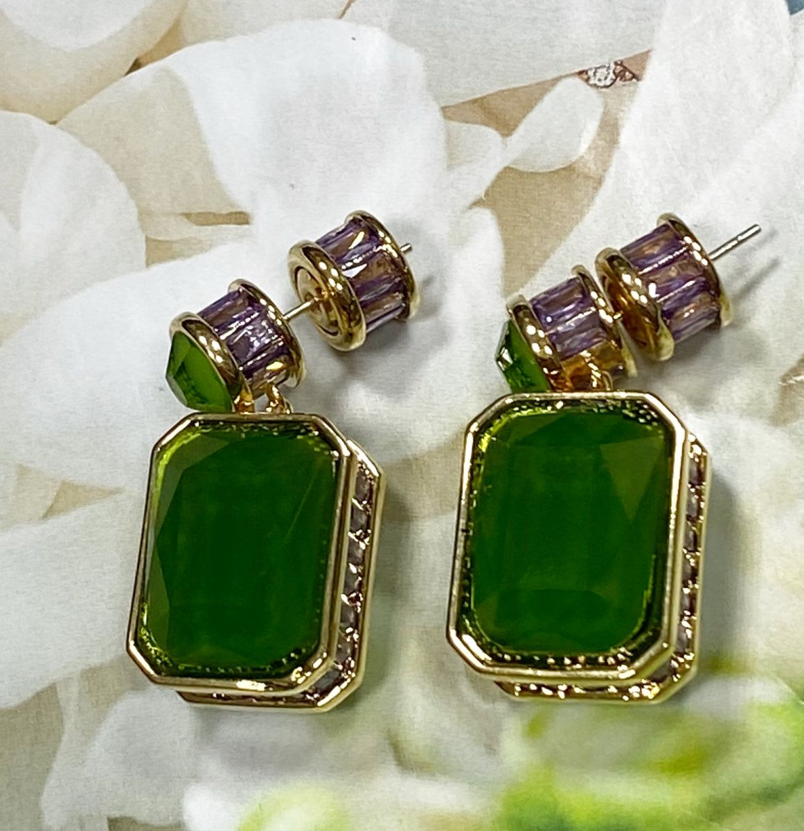Серьги/ камни/ Swarovski цена 7 828 руб / в коробке/ 