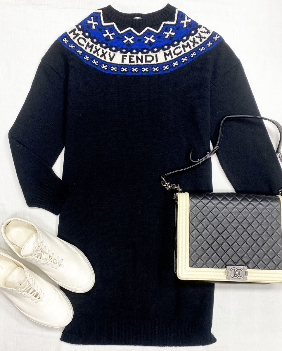 Платье Fendi размер 44 цена 10 959 руб
Кеды The Row размер 41 цена 23 483 руб
Сумка Chanel