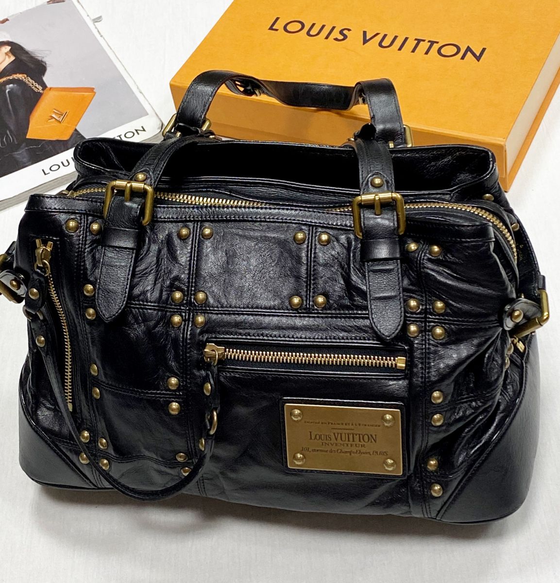 Сумка Louis Vuitton размер 32/18 цена 93 930 руб
