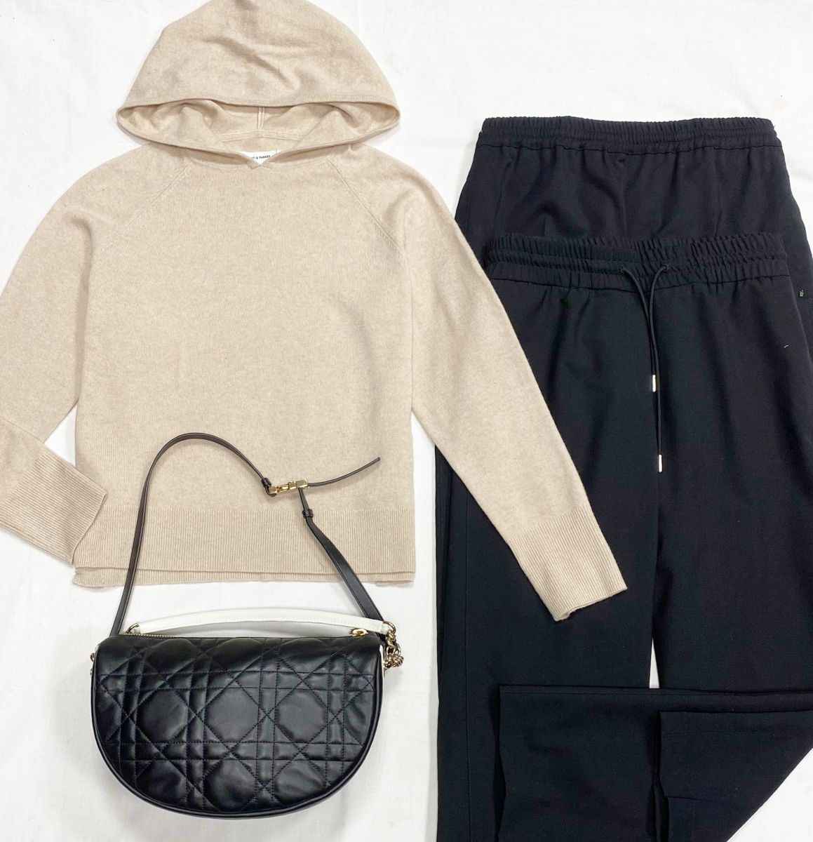 Кофта Chinti&amp; Parker размер S цена 7 828 руб
Брюки Sportmax размер 42 цена 7 828 руб
Брюки размер 42 цена 7 828 руб
Сумка Christian Dior 