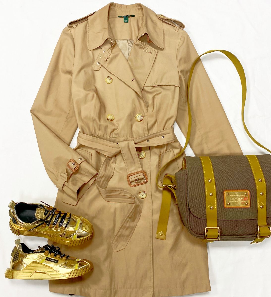 Тренч Ralph Lauren размер M цена 10 959 руб 
Кроссовки Dolce Gabbana размер 36 цена 31 310 руб 
Сумка Louis Vuitton