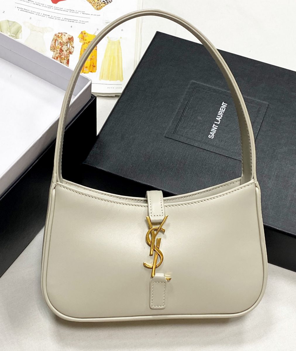 Сумочка Saint Laurent размер 19/10 цена 93 930 руб 