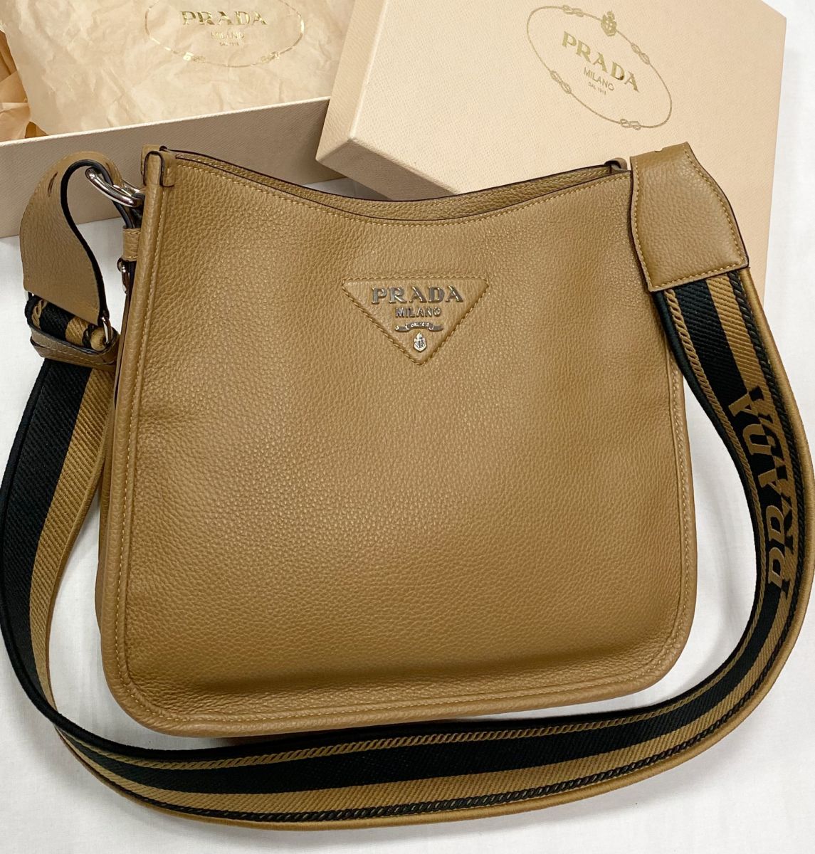 Сумка Prada размер 25/25 цена 187 860 руб