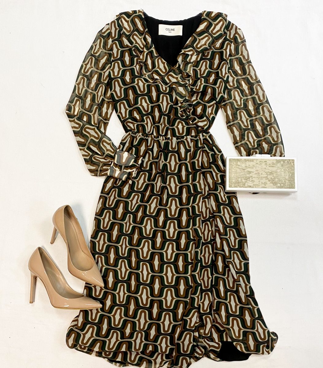 Платье Celine размер 36 цена 61 540 руб
Туфли Saint Laurent размер 37 цена 23 078 руб
Клатч Elie Tahari 