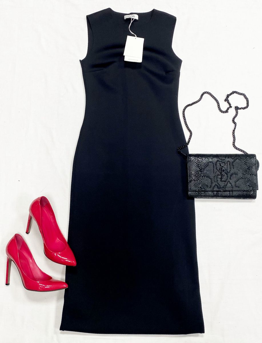 Платье Cos размер XS цена 9 393 руб/ с биркой/
Туфли Gucci размер 36 цена 12 524 руб
Сумка Saint Laurent 