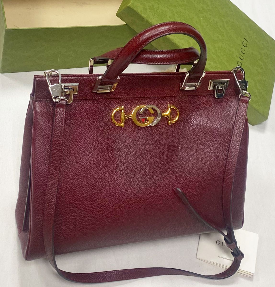 
Сумка Gucci размер 35/25 цена 125 240 руб 