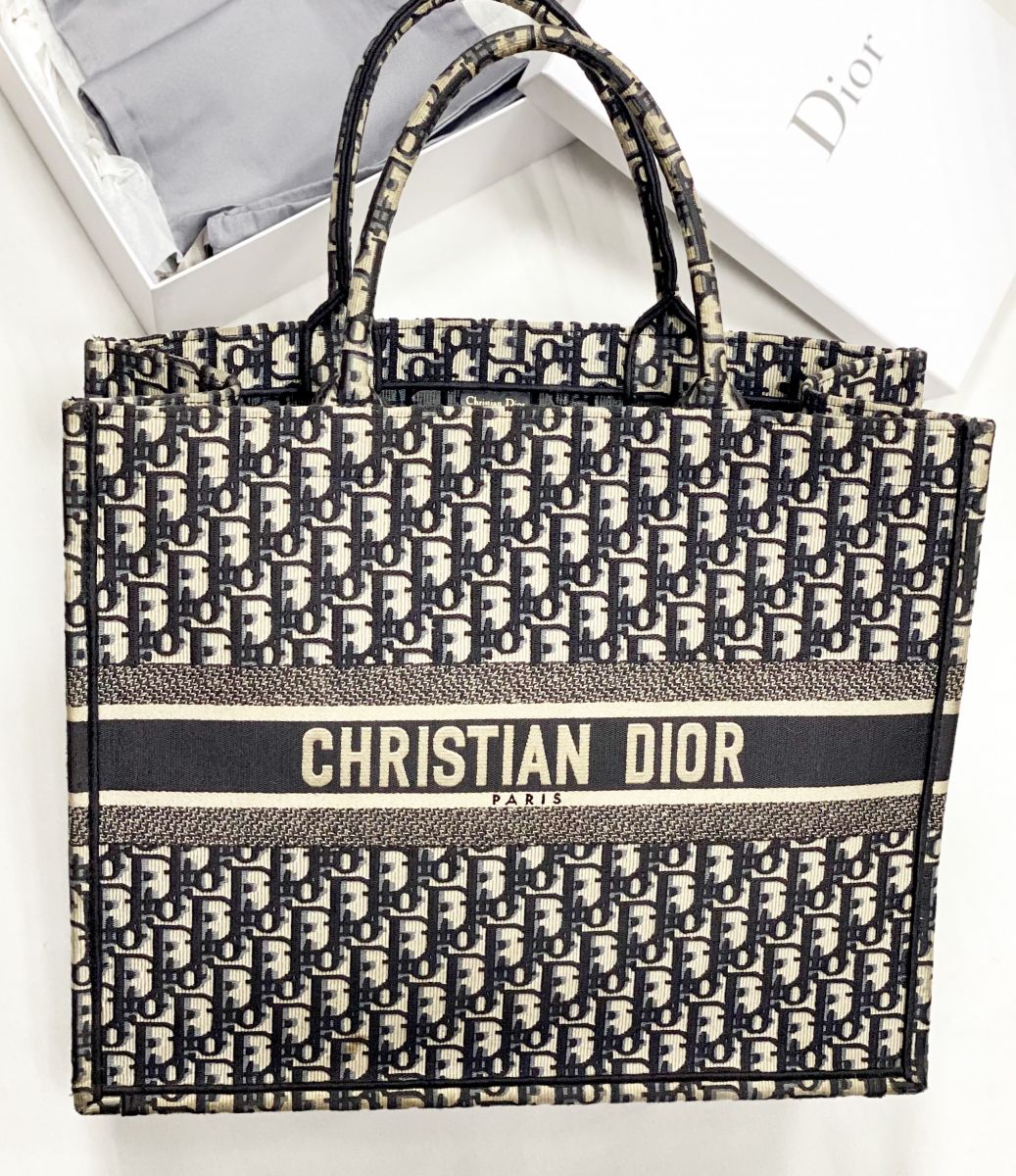 Сумка Christian Dior размер 40/35 цена 78 275 руб
