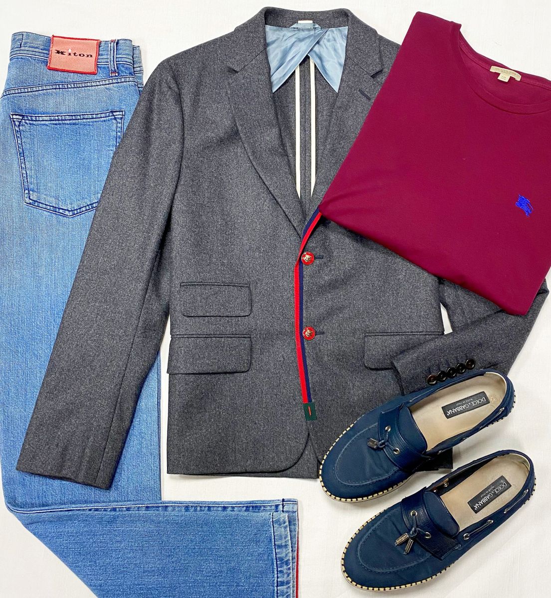 
#mechtamen Пиджак Gucci размер 48 цена 31 310 руб 
Джинсы Kiton размер 31 цена 12 524 руб 
Лонгслив Burberry размер XXL цена 7 828 руб 
Лоферы Dolce Gabbana размер 44 цена 15 655 руб 