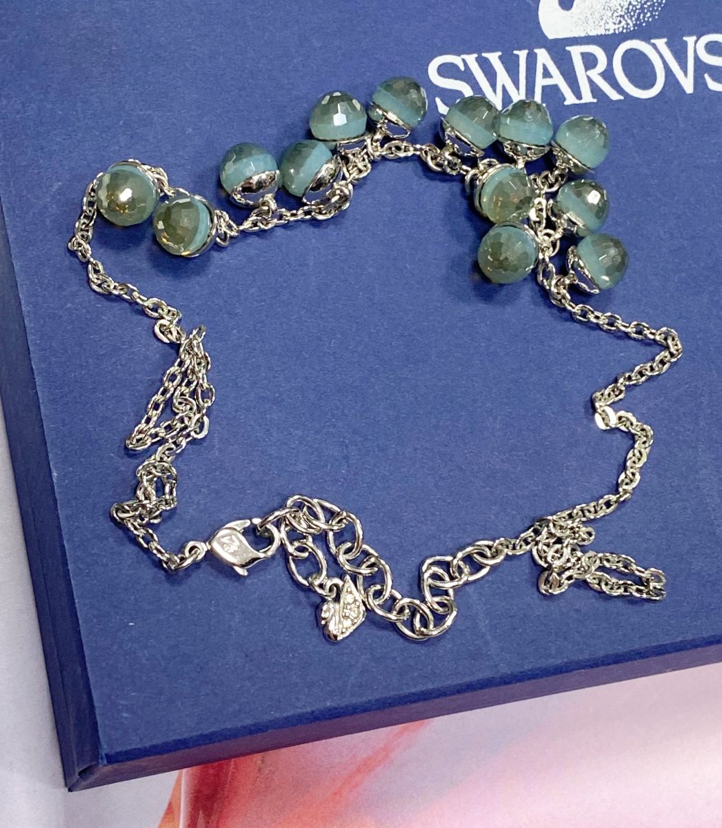 Колье Swarovski цена 9 393 руб / в коробке/ 

