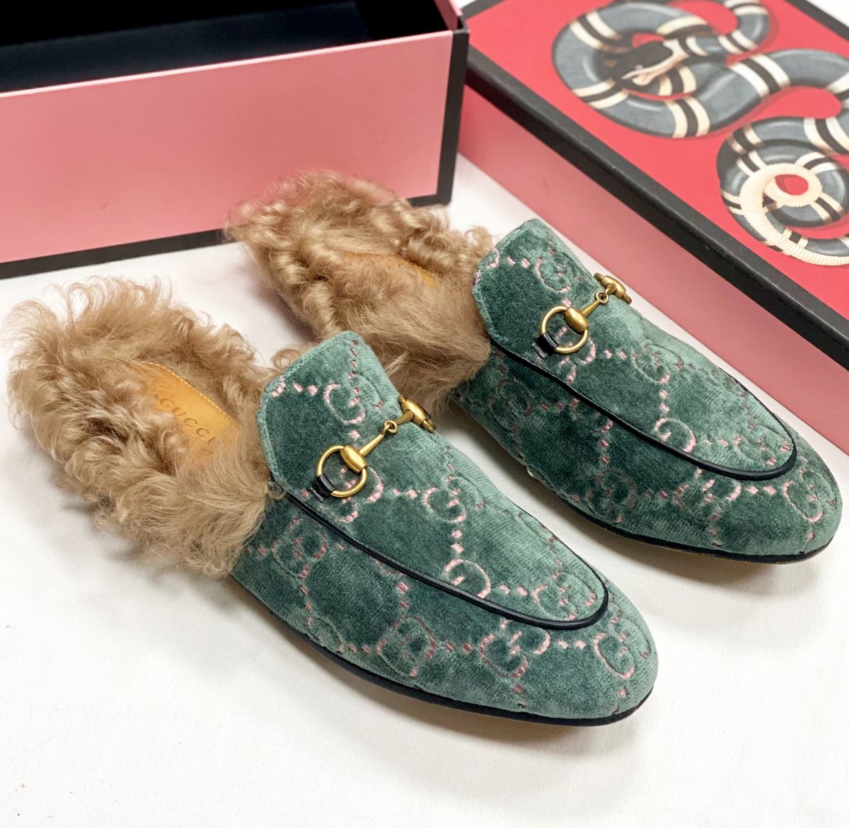 Сабо /мех/ бархат/ Gucci размер 41 цена 27 693 руб
