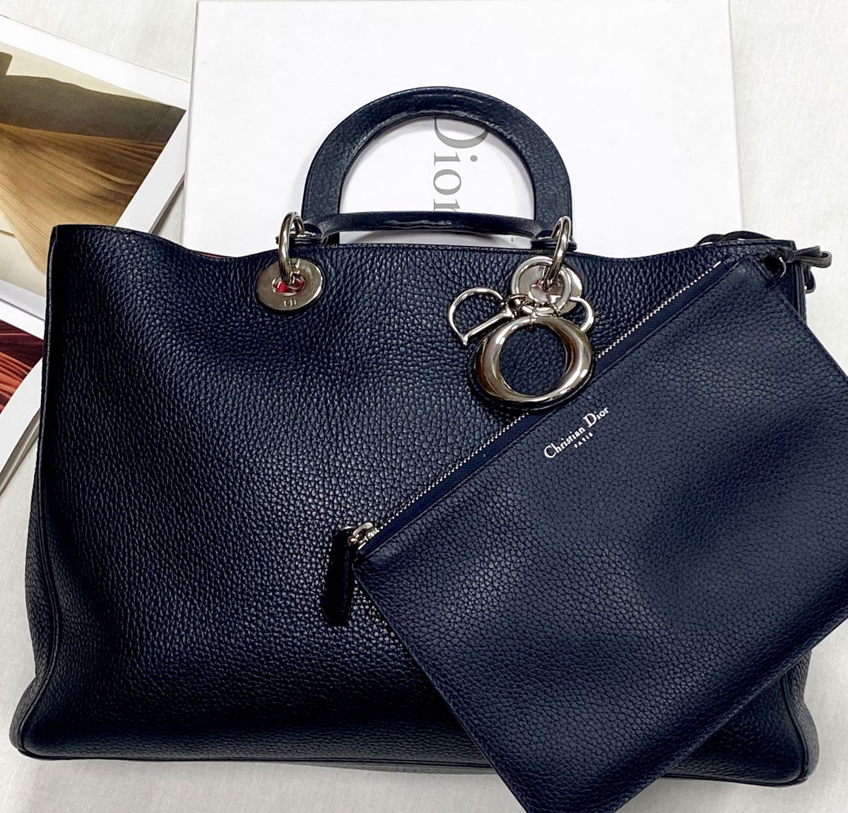 Сумка Christian Dior размер 35/25 цена 62 620 руб
