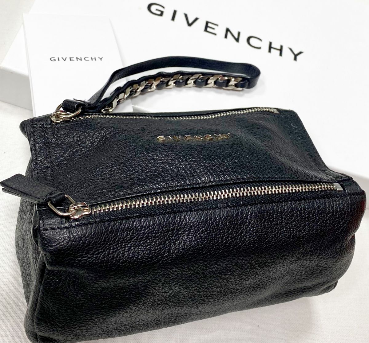 Клатч - косметичка Givenchy цена 23 483 руб