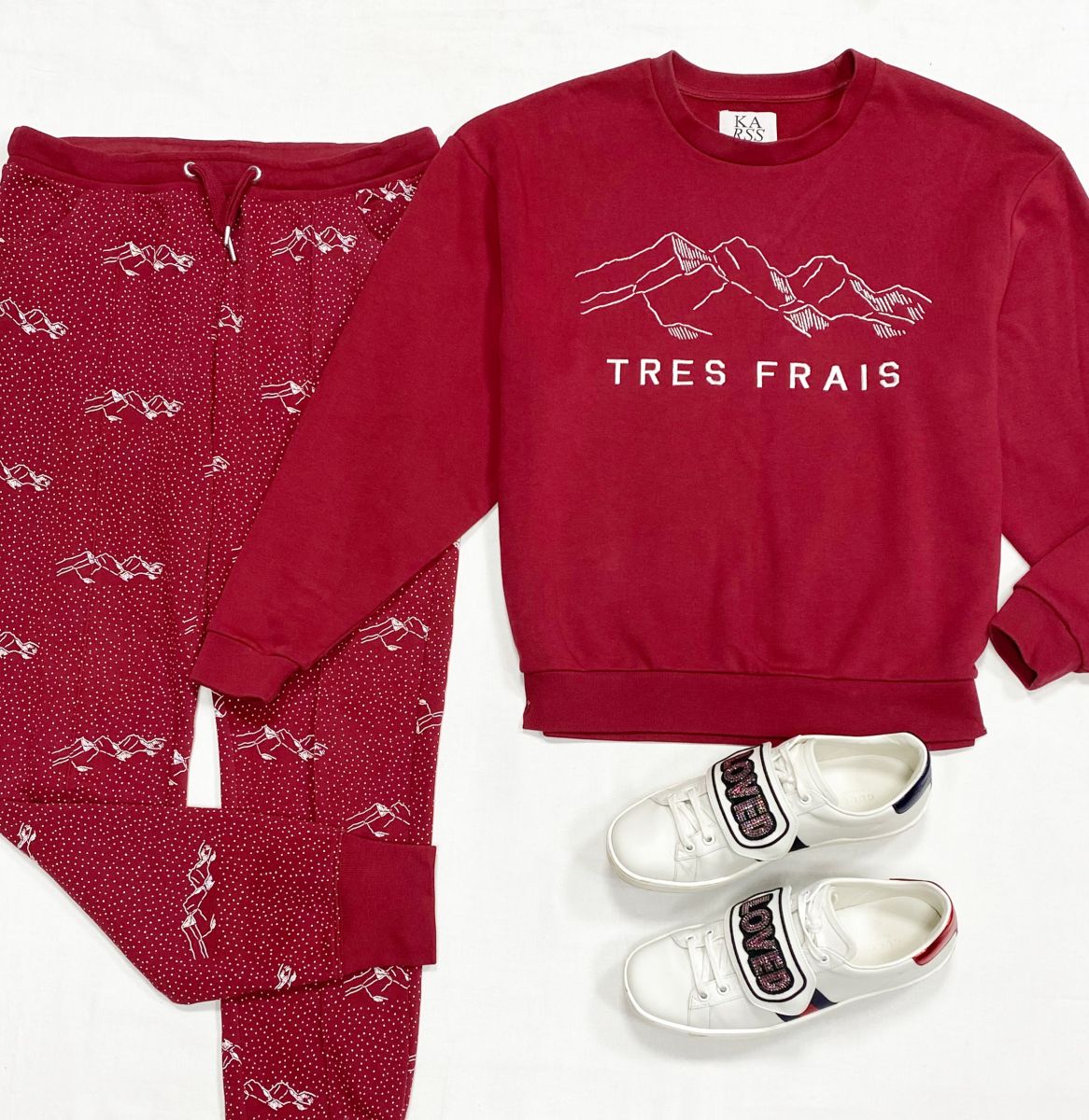 Костюм Zoe Karssen размер 42 цена 10 959 руб
Кеды Gucci размер 38 цена 15 655 руб