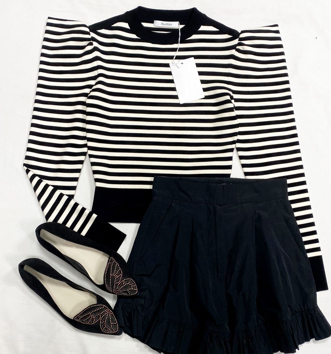 Кофта Max Mara размер M цена 15 655 руб
Шорты-Юбка MSGM размер 38 цена 4 697 руб