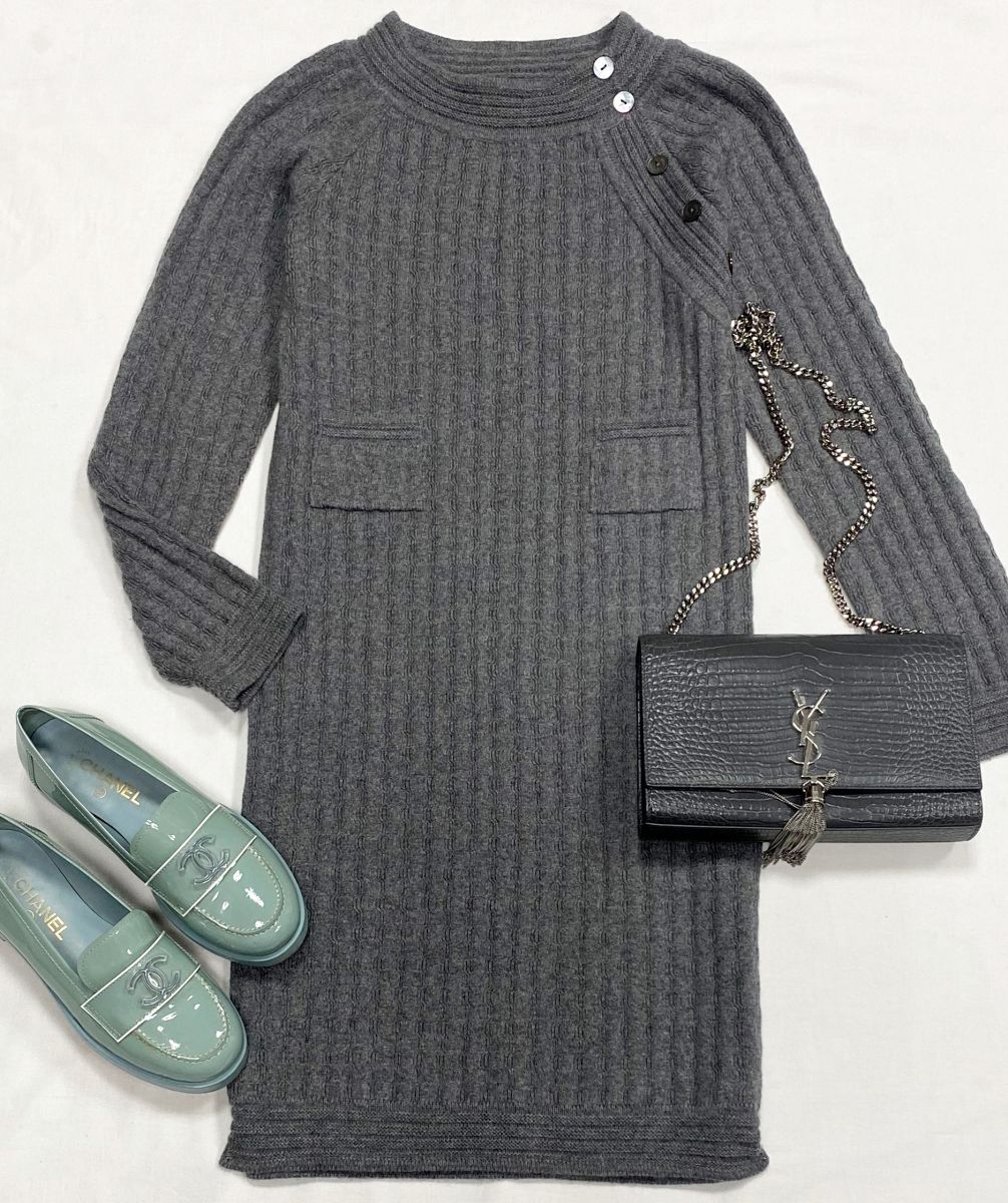 Платье Andre Maurice размер L цена 7 828 руб
Лоферы Chanel размер 38.5 цена 39 138 руб
Сумочка Saint Laurent 