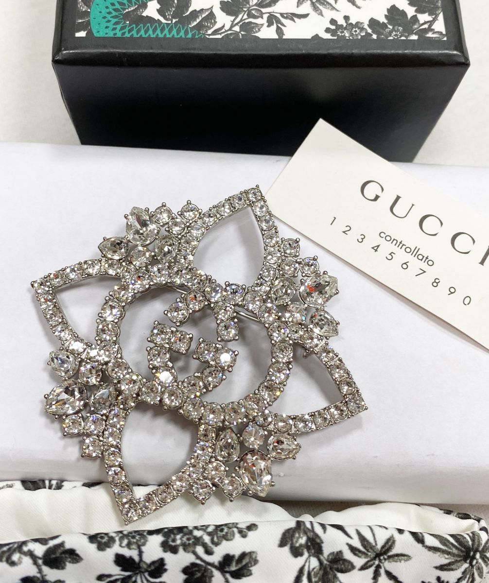 Брошка / камни / Gucci цена 46 965 руб / упаковка /