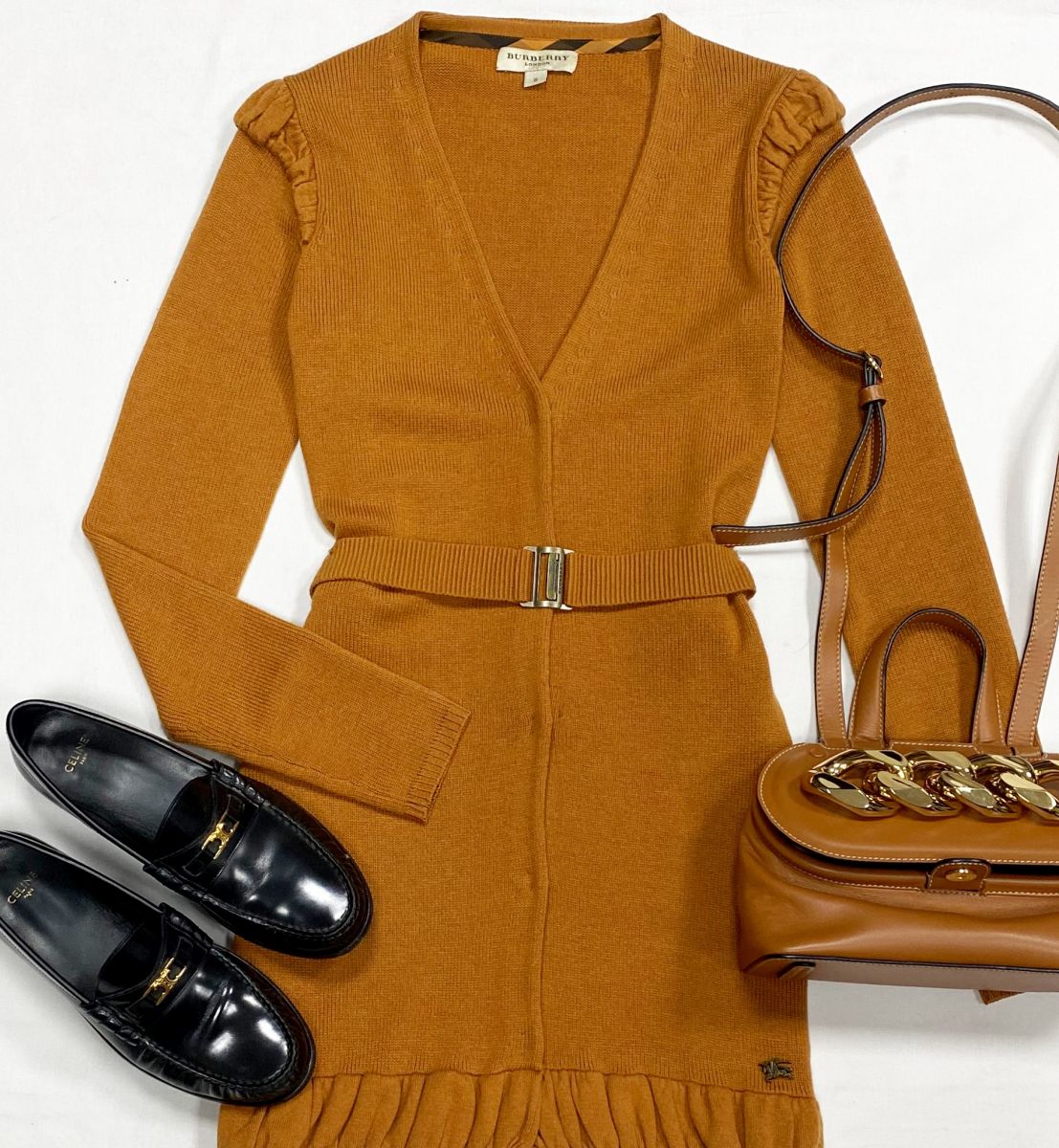 Кардиган Burberry размер S цена 3 914  руб
Лоферы Celine размер 39 цена 39 138 руб
Сумка J Wanderson