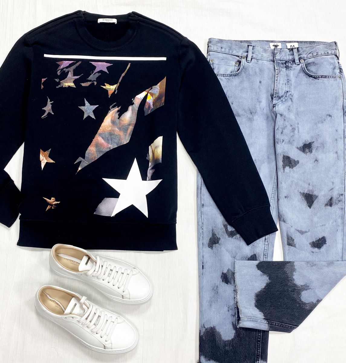 Толстовка Givenchy размер M цена 10 959 руб
Джинсы Christian Dior размер 42 цена 12 524 руб
Кеды Fabiana Filippi размер 39.5 цена 23 483 руб