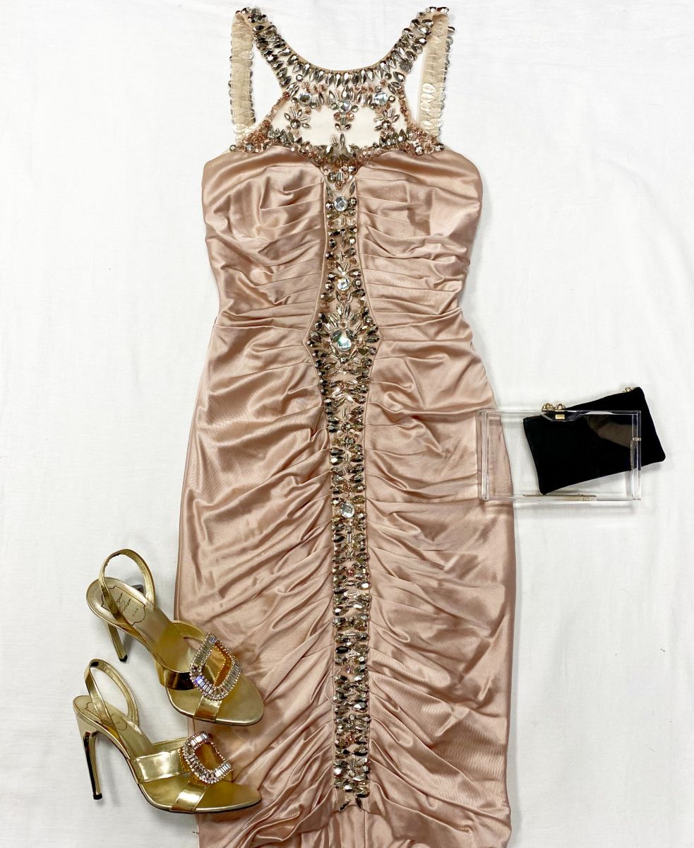 Платье / шелк / камни / Zuhair Murad размер 42 цена 46 965 руб 
Босоножки Roger Vivier размер 39 цена 18 786 руб 
Клатч Charlotte Olympia