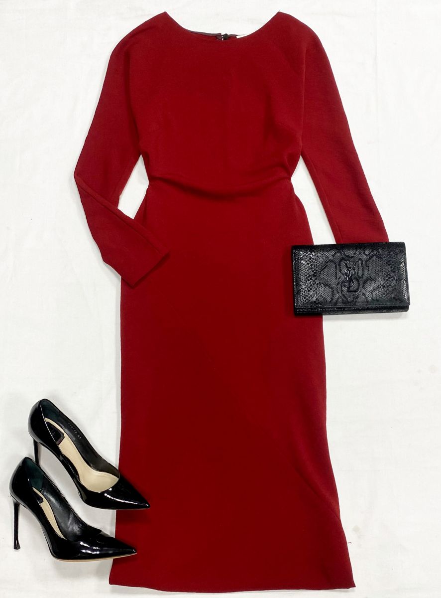 Платье Dries Van Noten размер 38 цена 23 483 руб
Туфли Christian Dior размер 41 цена 23 483 руб
Сумочка Saint Laurent 