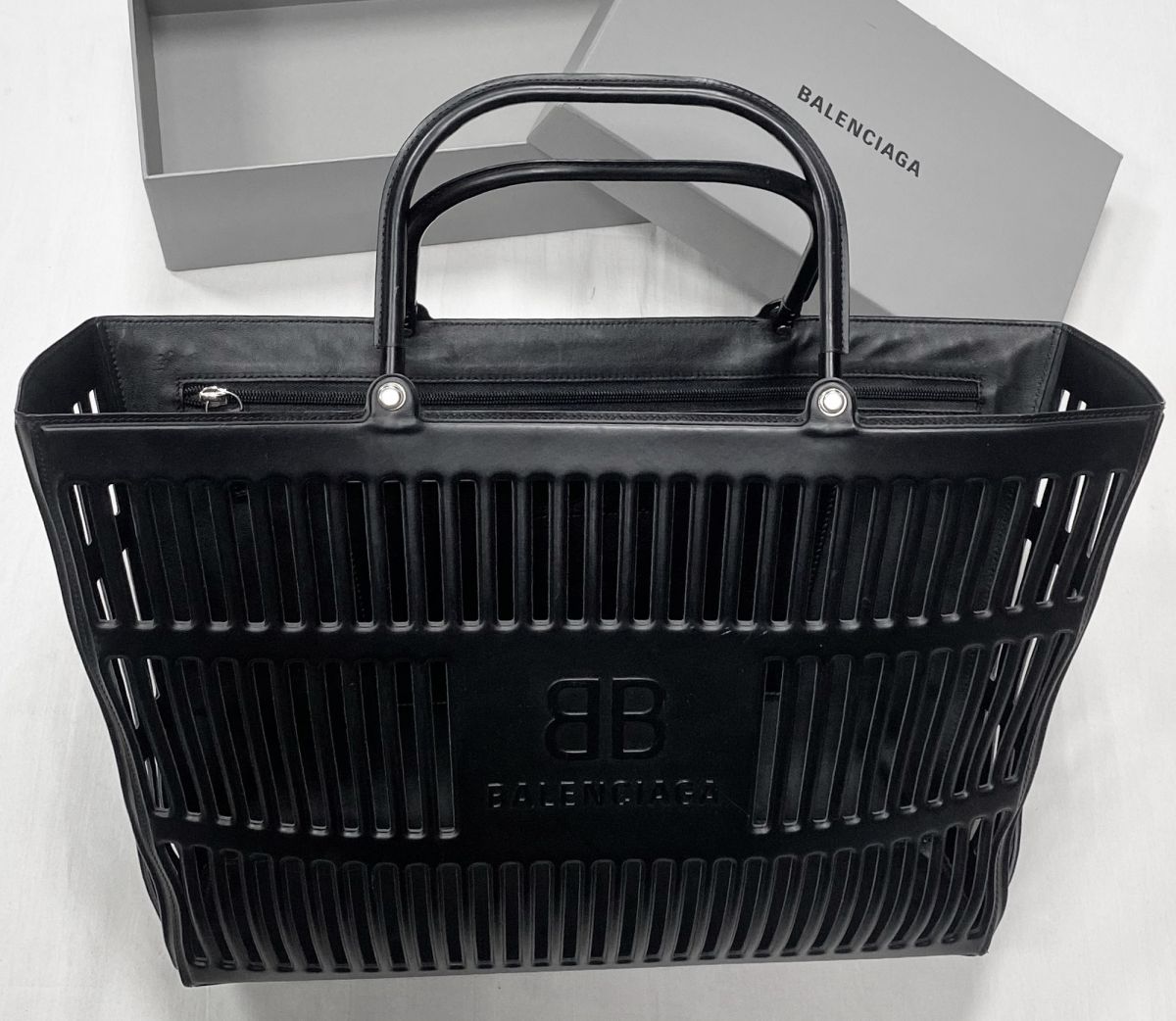 Сумка Balenciaga размер 40/30 цена 62 620 руб