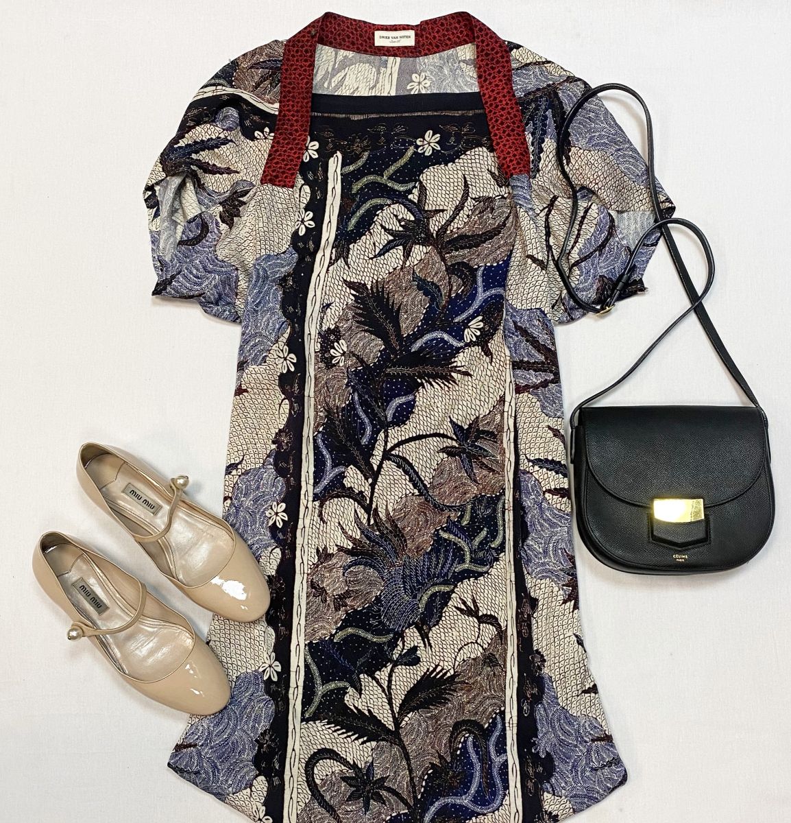 Платье Dries Van Noten размер 36 цена 7 693 руб
Балетки Miu Miu размер 37.5 цена 7 693 руб
Сумка Celine 