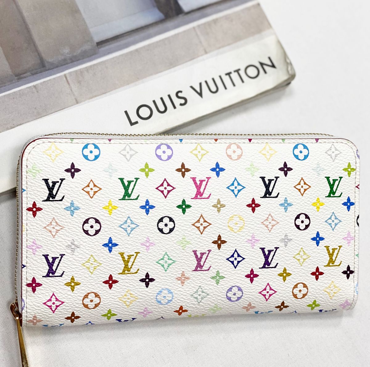 Кошелек Louis Vuitton цена 23 483 руб