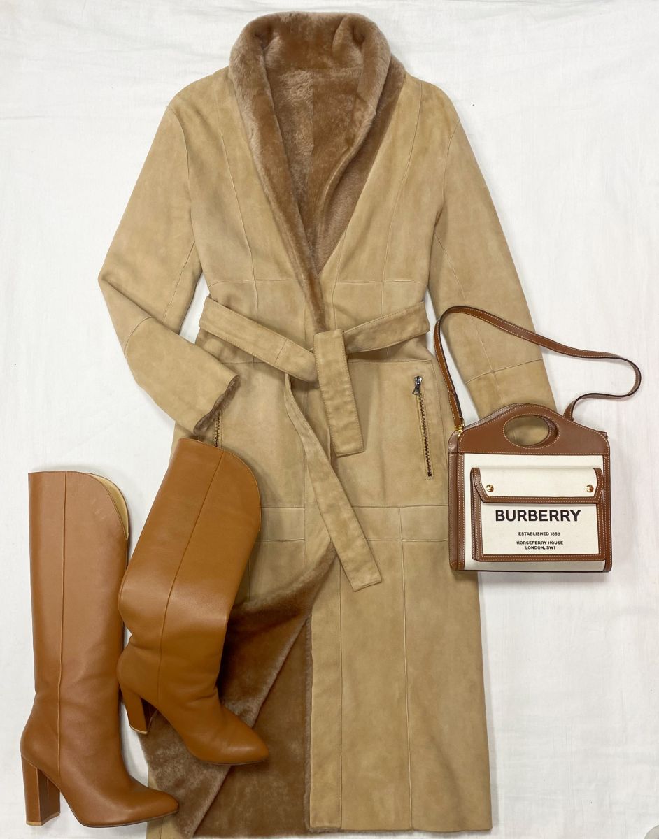 Дубленка / двухсторонняя / Drome размер M цена 46 965 руб 
Сапоги Ulyana Sergeenko размер 37 цена 34 441 руб 
Сумка Burberry